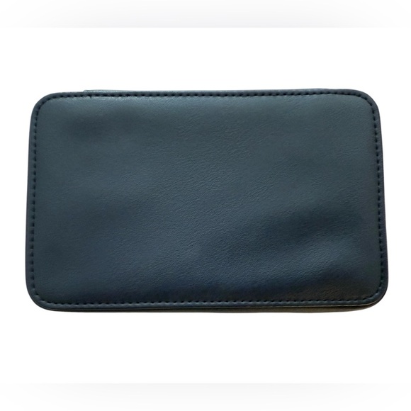 NEW Delta Airlines Delta One Business Class Travel Amenity Kit ~ Missoni - Picture 2 of 3